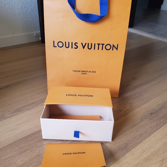 Louis Vuitton paperbag, box and receipt holder - Picture 5 of 6